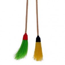 Метла пластиковая с деревянной ручкой