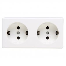 Розетка двойная с заземлением