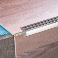 Широкий лестничный профиль с резиной LSS ZG cеребряный 2000х35х12мм