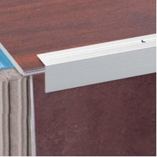 Рифленый лестничный профиль 20 R cеребряный 2000х20х20мм