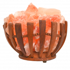 Солевая лампа в деревянной корзине 