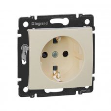 Розетка с заземлением и шторками 774321 Valena