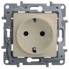Розетка с заземлением 672321 Etika