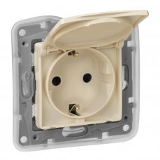 Розетка с заземлением/крышкой 672332 Etika 