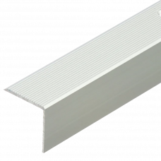 Рифленый лестничный профиль 30 R cеребряный 3000х30х30мм